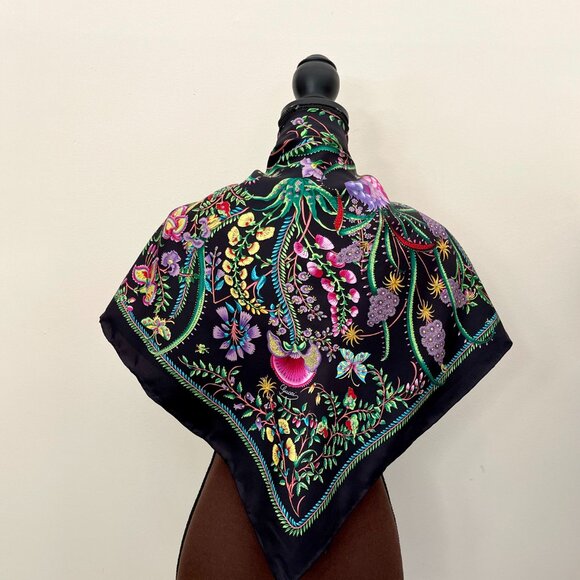 New Gucci Scarf Classic Flora Print Multicolor GG Logo Black Silk Wrap - Picture 6 of 14